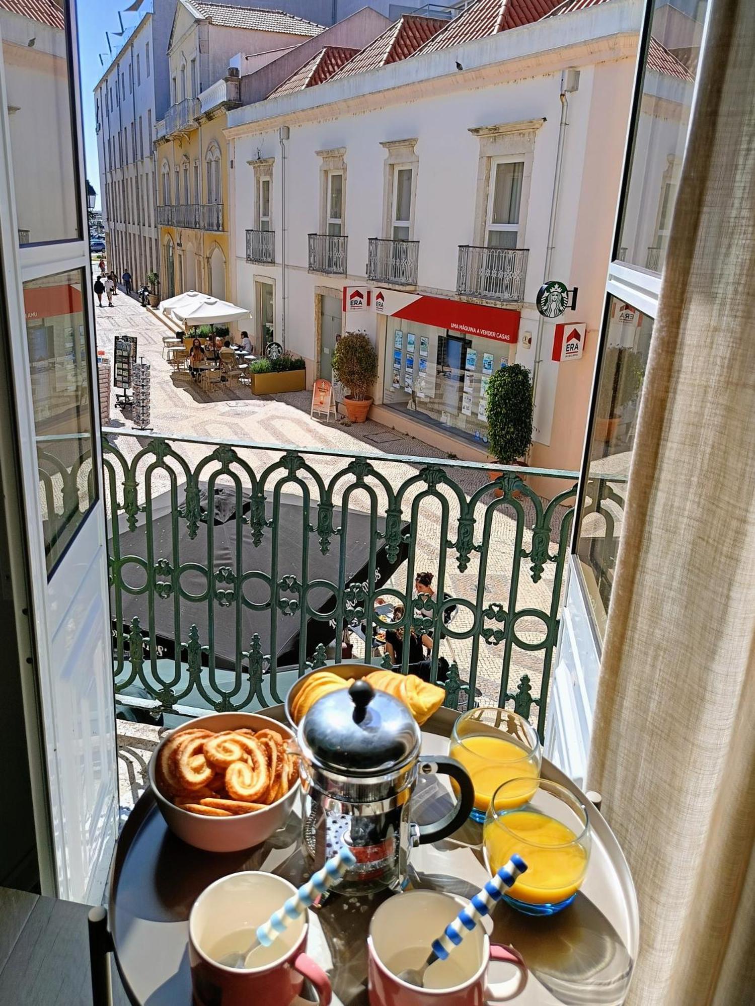 Grey And Green, Modern 2-bedroom Apartment, Ac, Location At Faro's Historic Centre Distrikt Faro