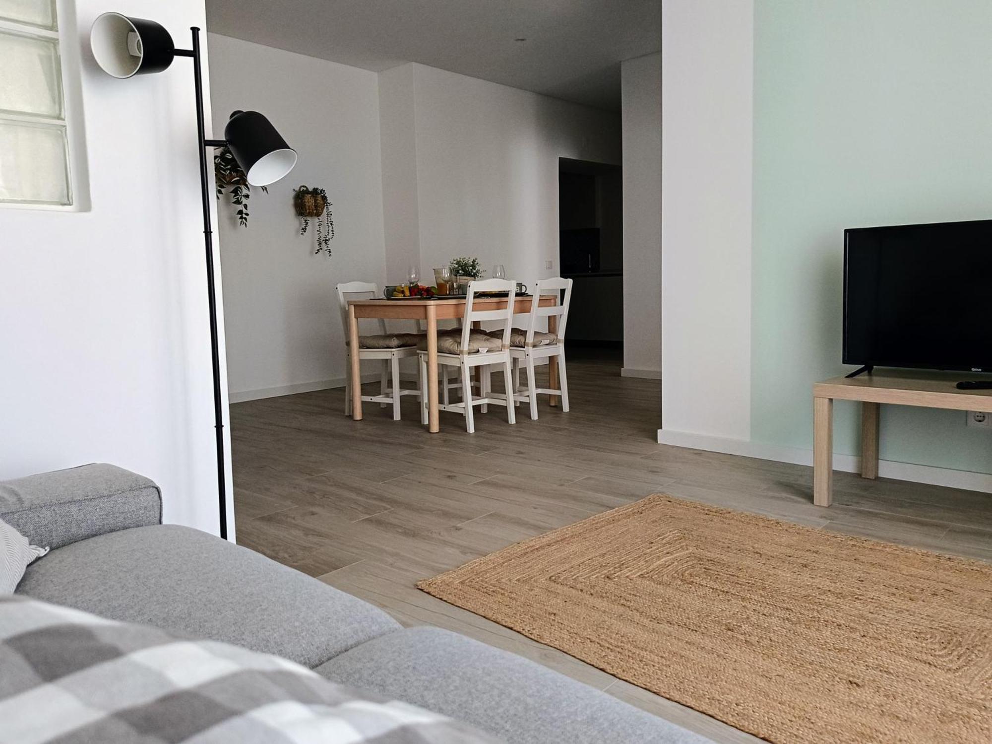 Grey And Green, Modern 2-bedroom Apartment, Ac, Location At Faro's Historic Centre * Distrikt Faro
