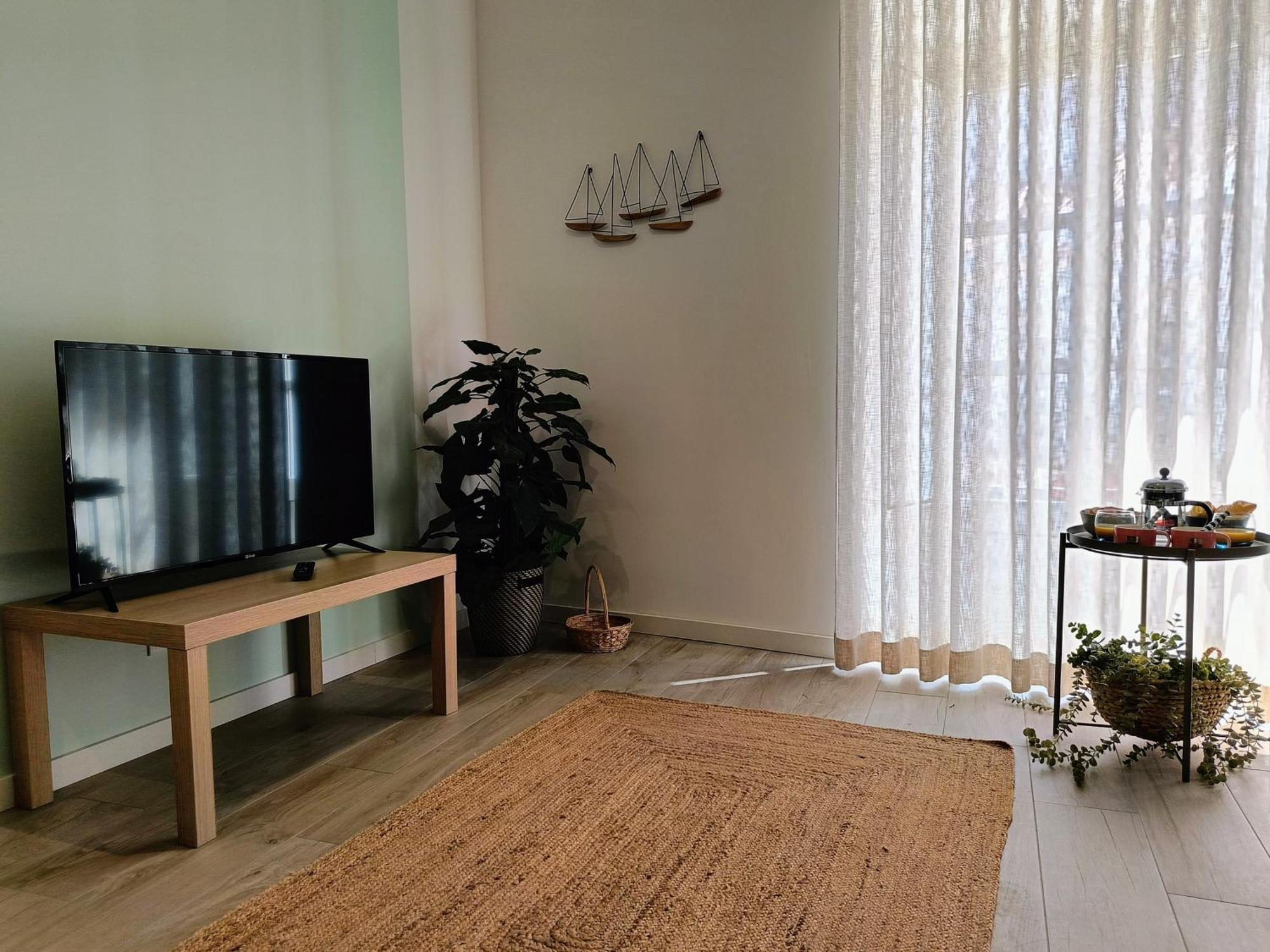 Grey And Green, Modern 2-bedroom Apartment, Ac, Location At Faro's Historic Centre Apartment Distrikt Faro