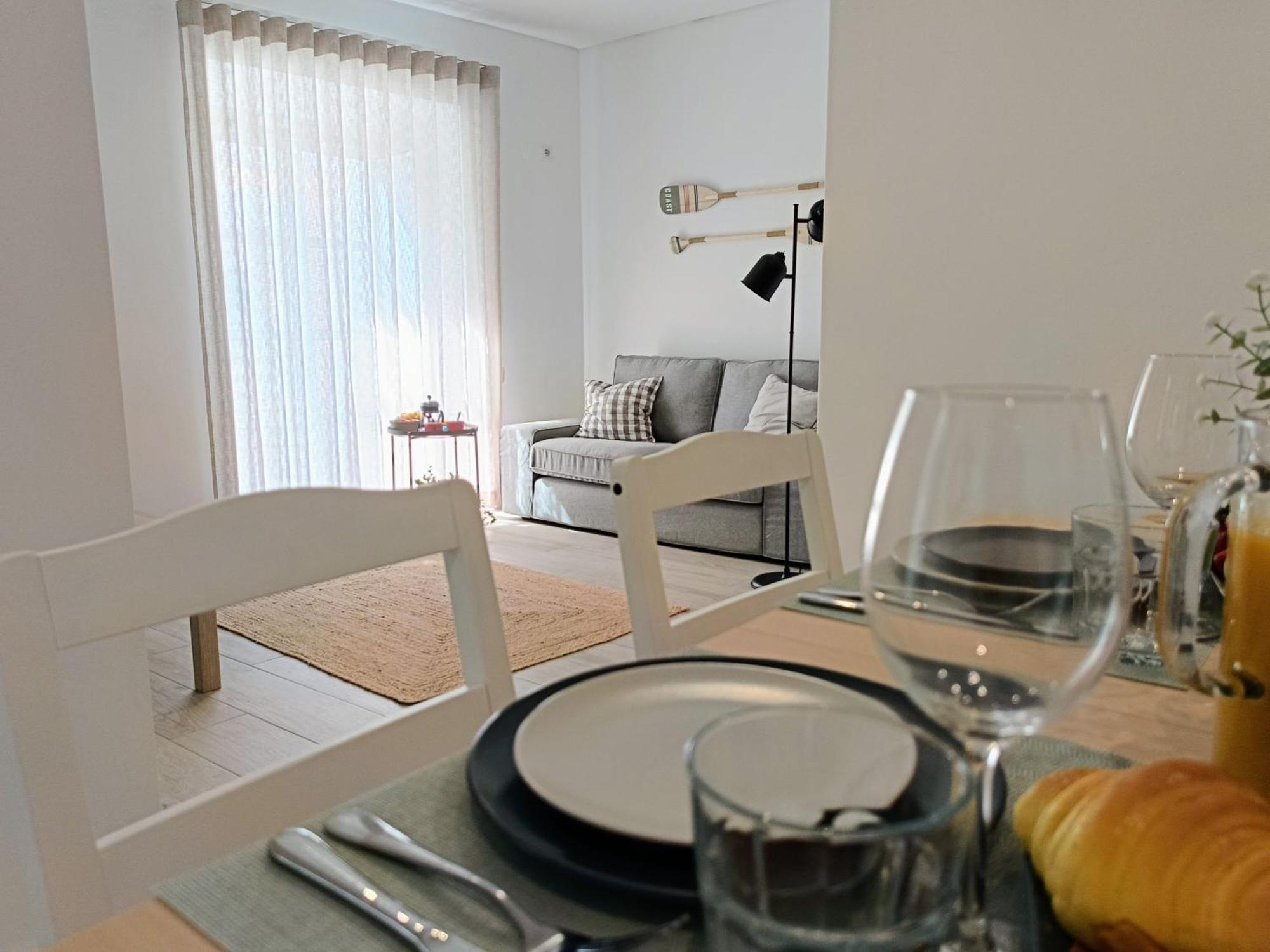 Grey And Green, Modern 2-bedroom Apartment, Ac, Location At Faro's Historic Centre Apartment *