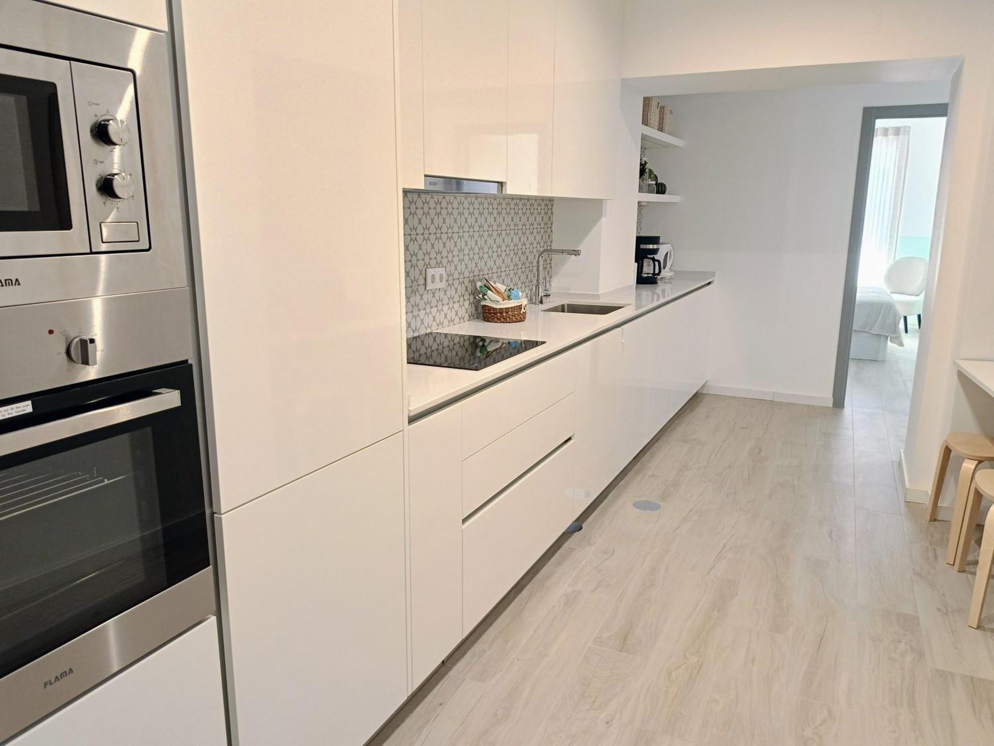 Grey And Green, Modern 2-bedroom Apartment, Ac, Location At Faro's Historic Centre Apartment Distrikt Faro