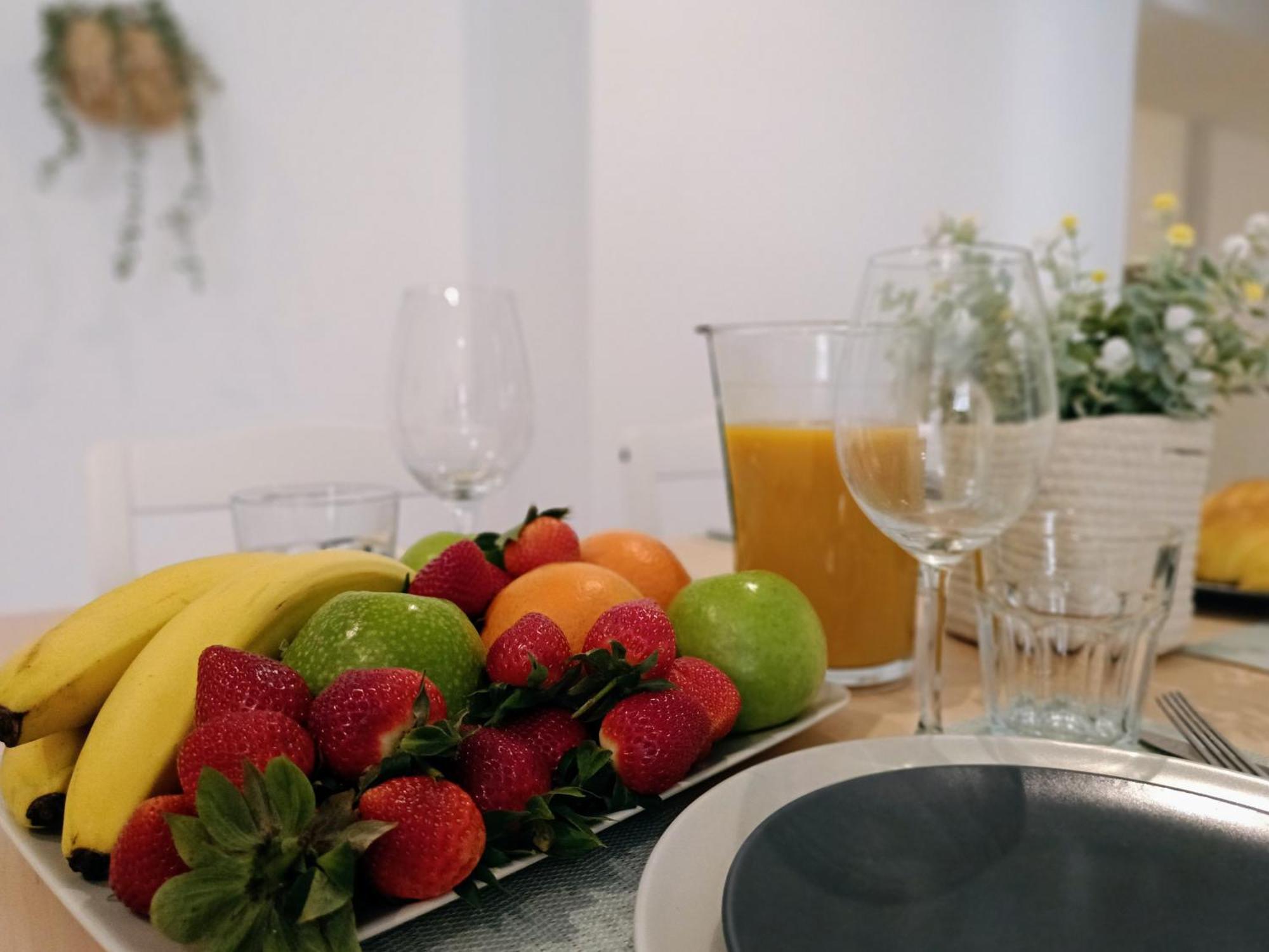 Apartment Grey And Green, Modern 2-bedroom Apartment, Ac, Location At Faro's Historic Centre
